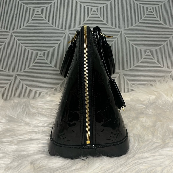 Louis Vuitton Vernis Alma PM in Noir - Picture 6 of 12